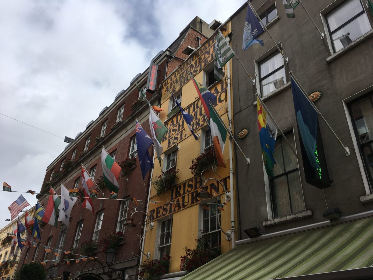 temple bar buildings and flags