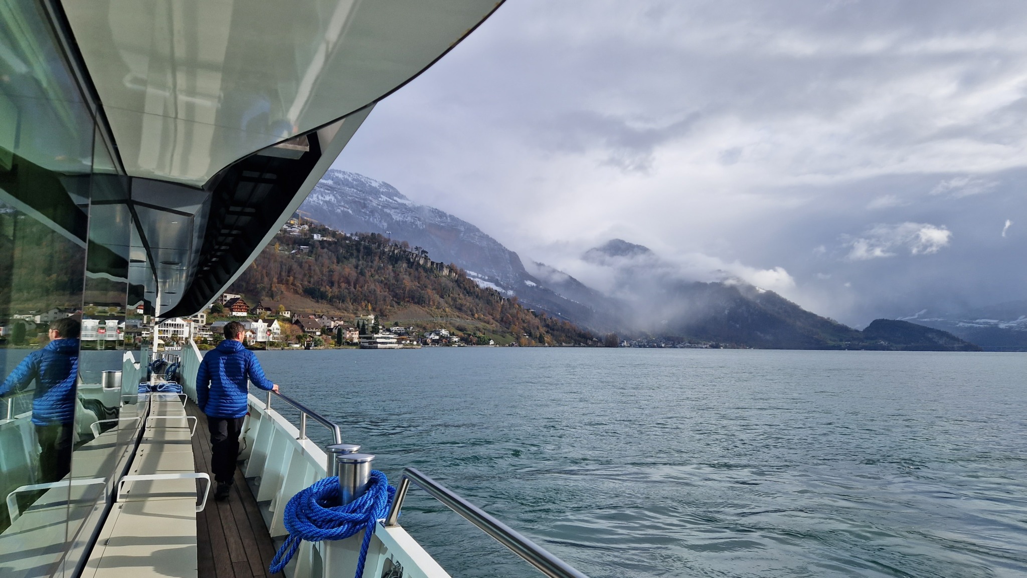 boat views in switzerland in winter